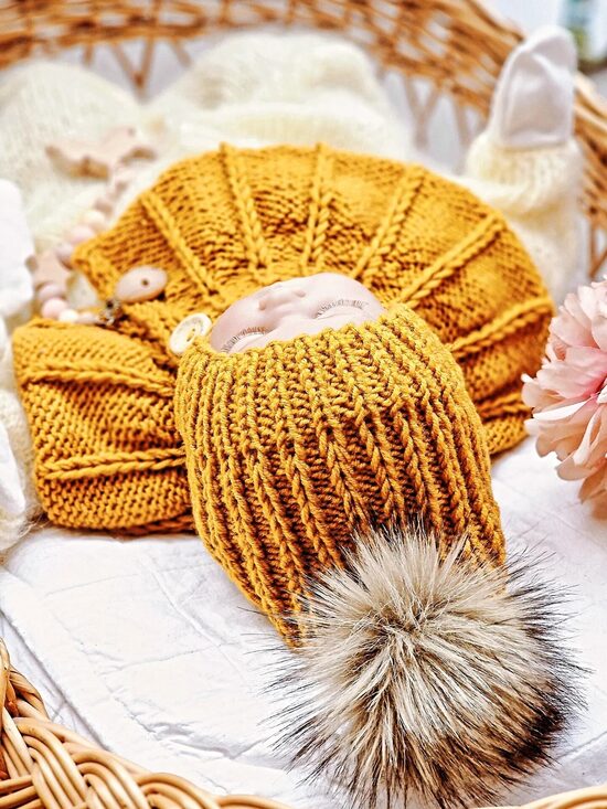 Rankų darbo merino vilnos šalmukas kūdikiui K007 – šiltas, minkštas ir stilingas